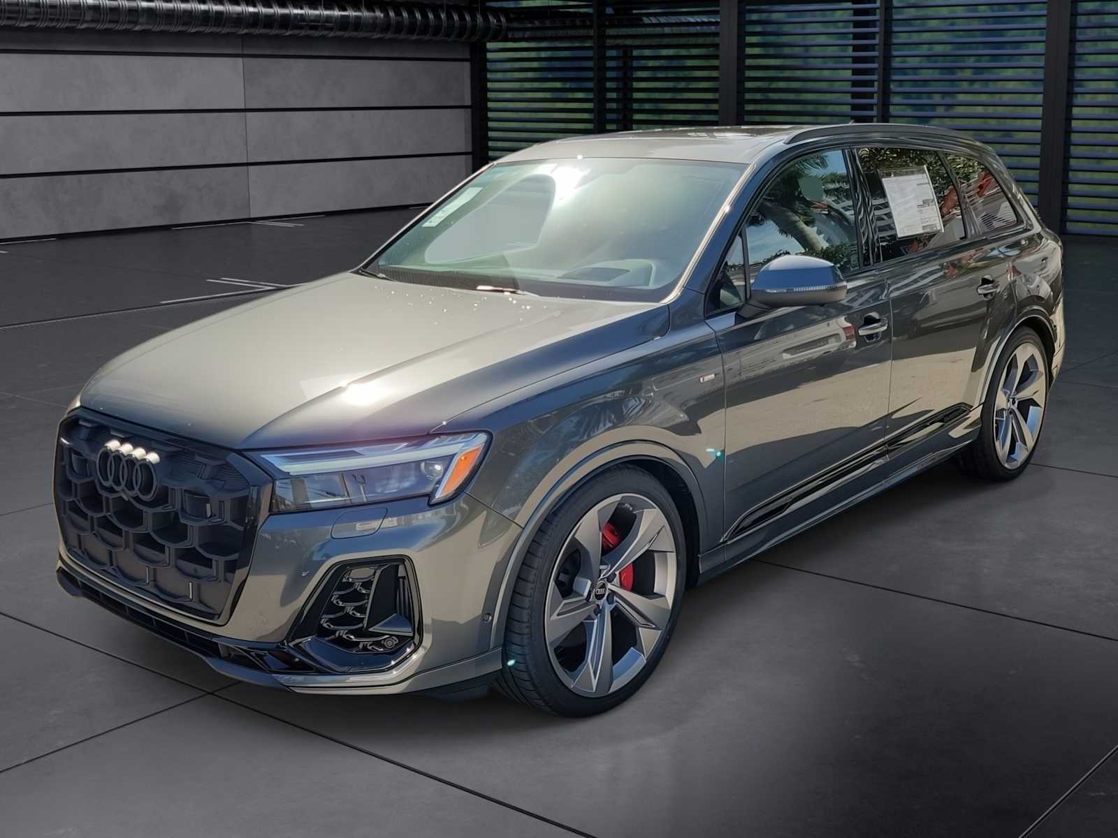 Thumbnail: 2026 Audi Q7 - 1