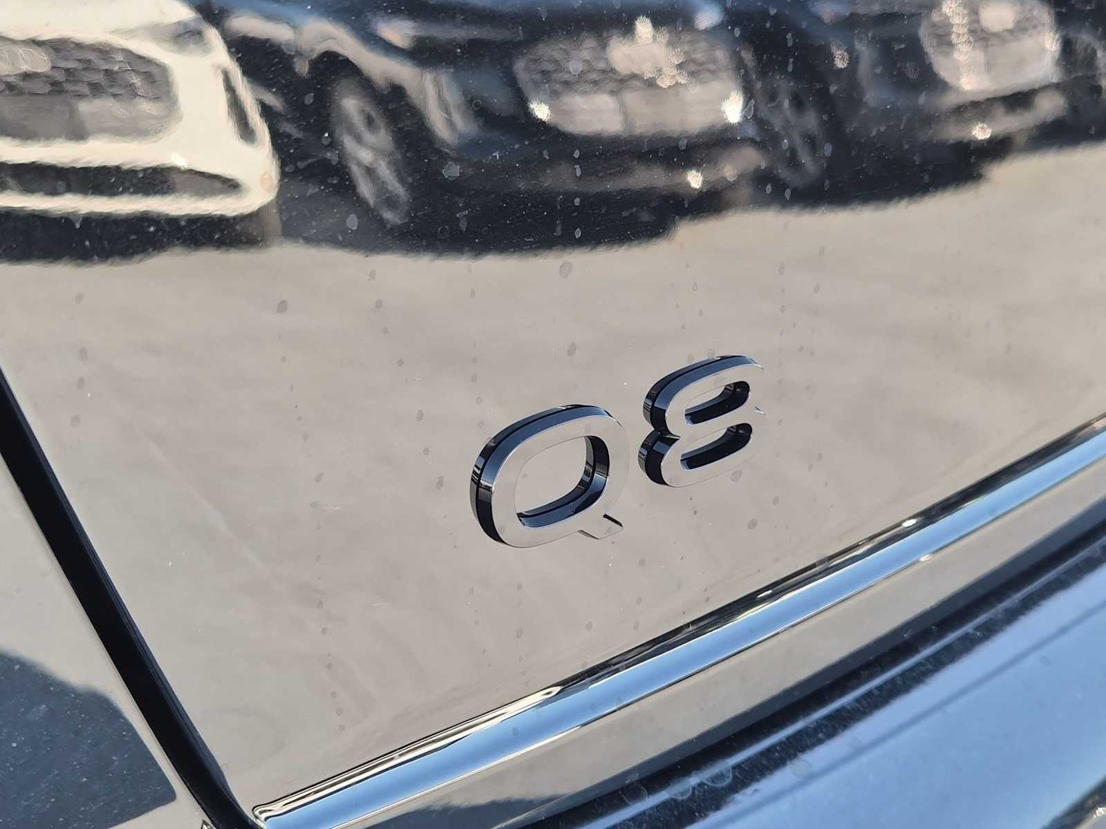 Thumbnail: 2026 Audi Q8 - 10