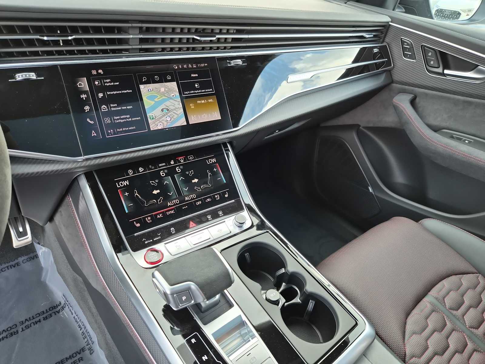 Thumbnail: 2026 Audi RS Q8 - 23