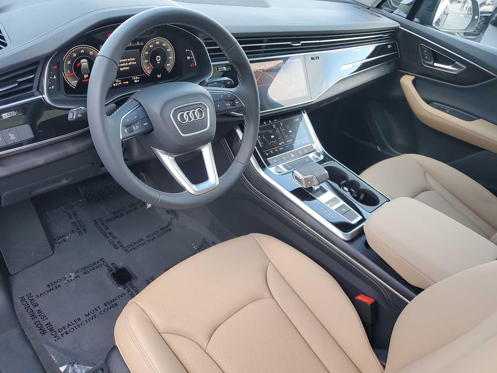 2025 Audi Q7 55 Premium Plus photo 2
