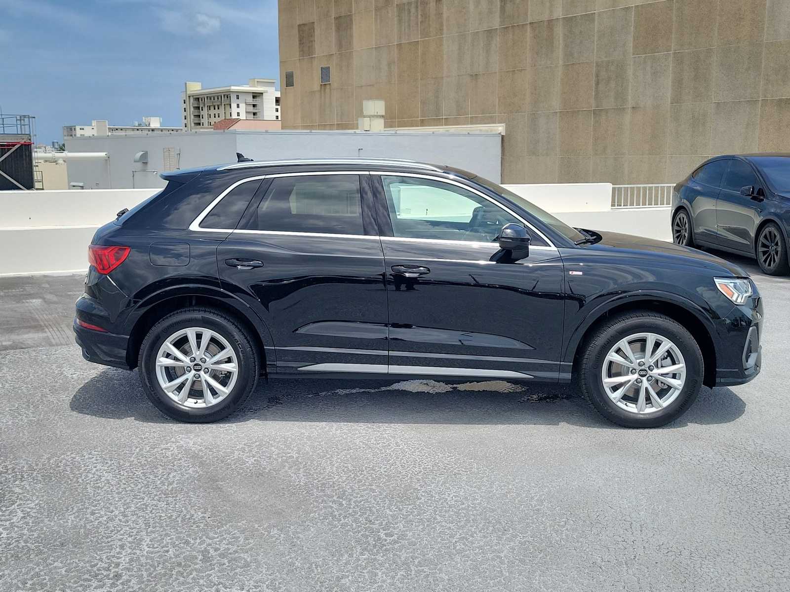 Thumbnail: 2025 Audi Q3 - 7