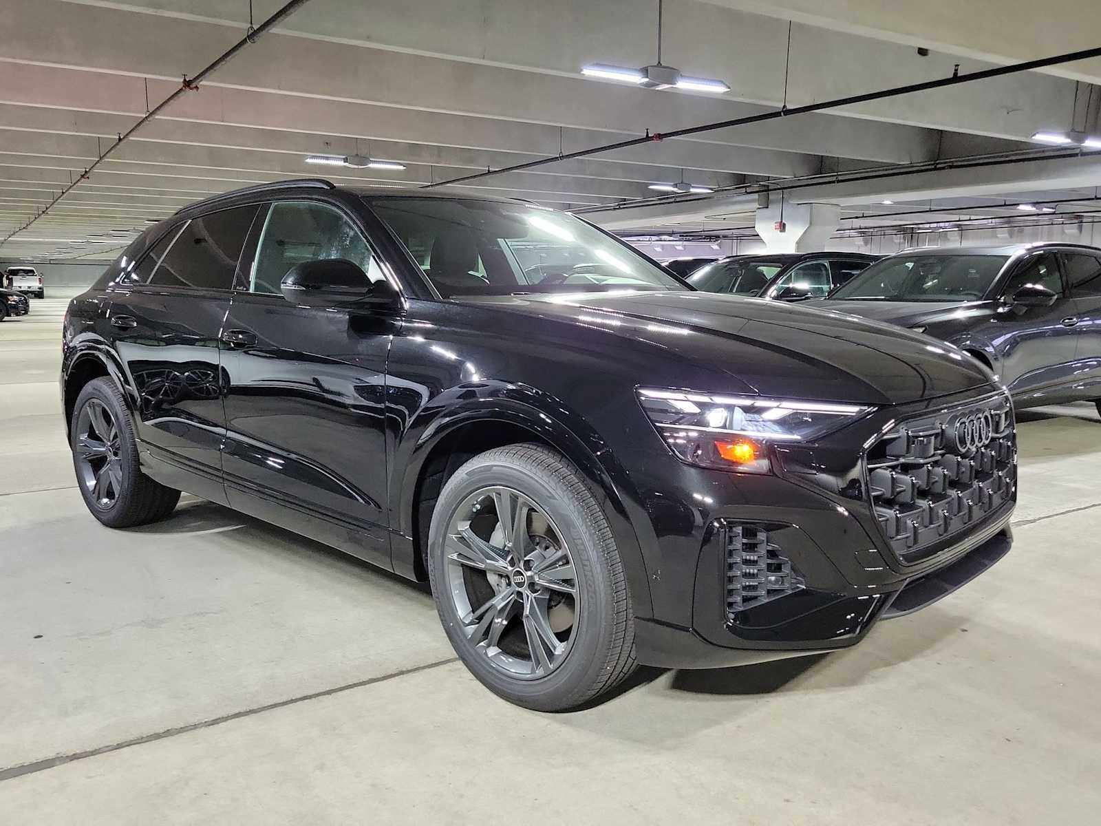 Thumbnail: 2026 Audi Q8 - 8