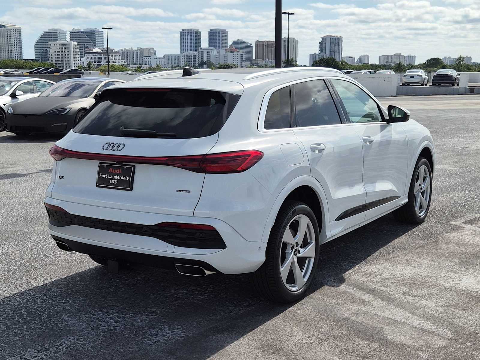 Thumbnail: 2025 Audi Q5 - 6