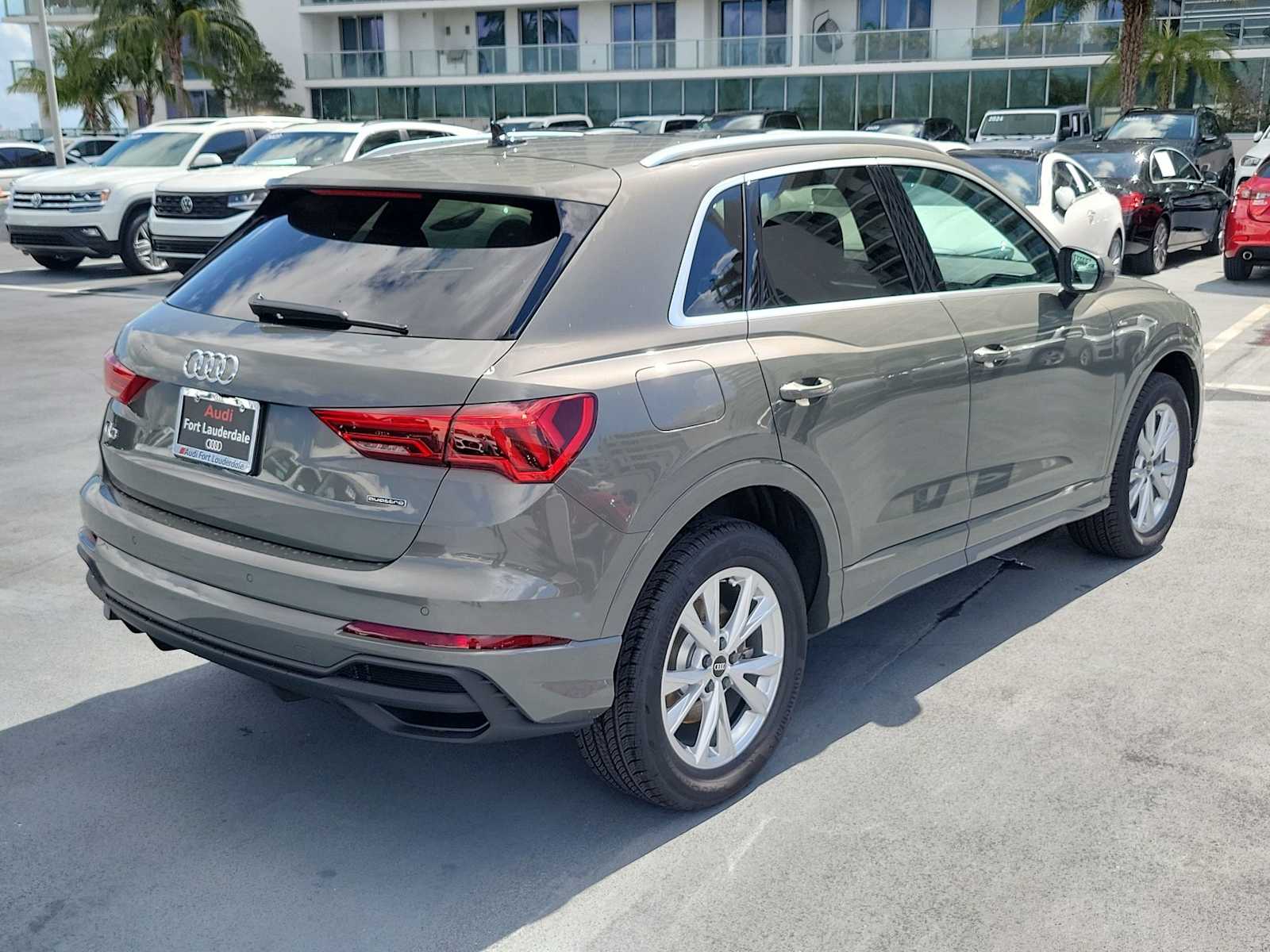 Thumbnail: 2025 Audi Q3 - 6