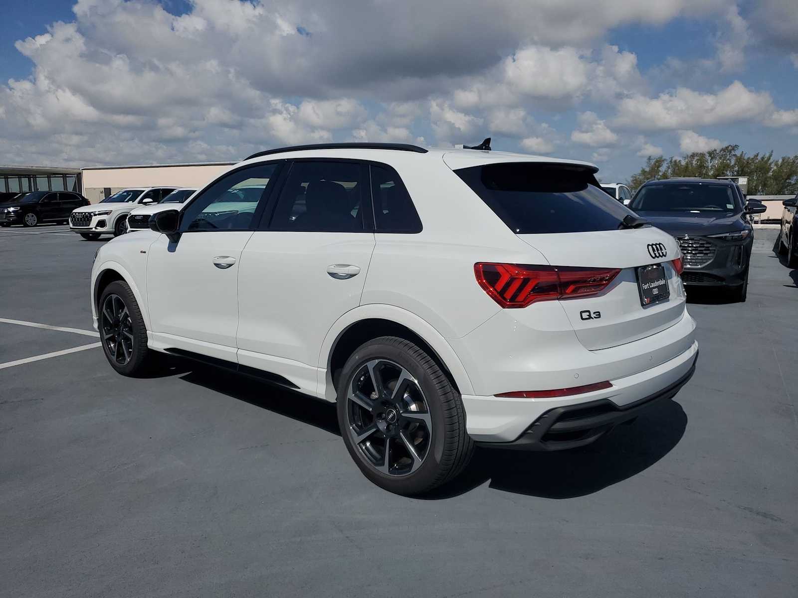 Thumbnail: 2025 Audi Q3 - 4