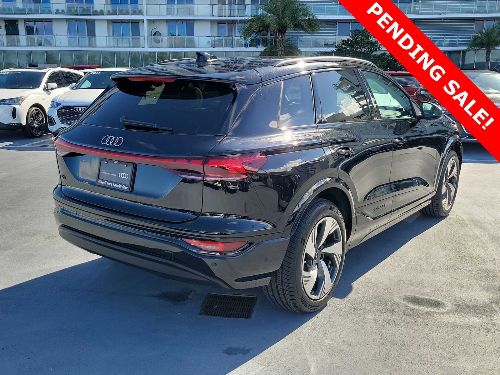 Thumbnail: 2025 Audi Q6 e-tron - 6