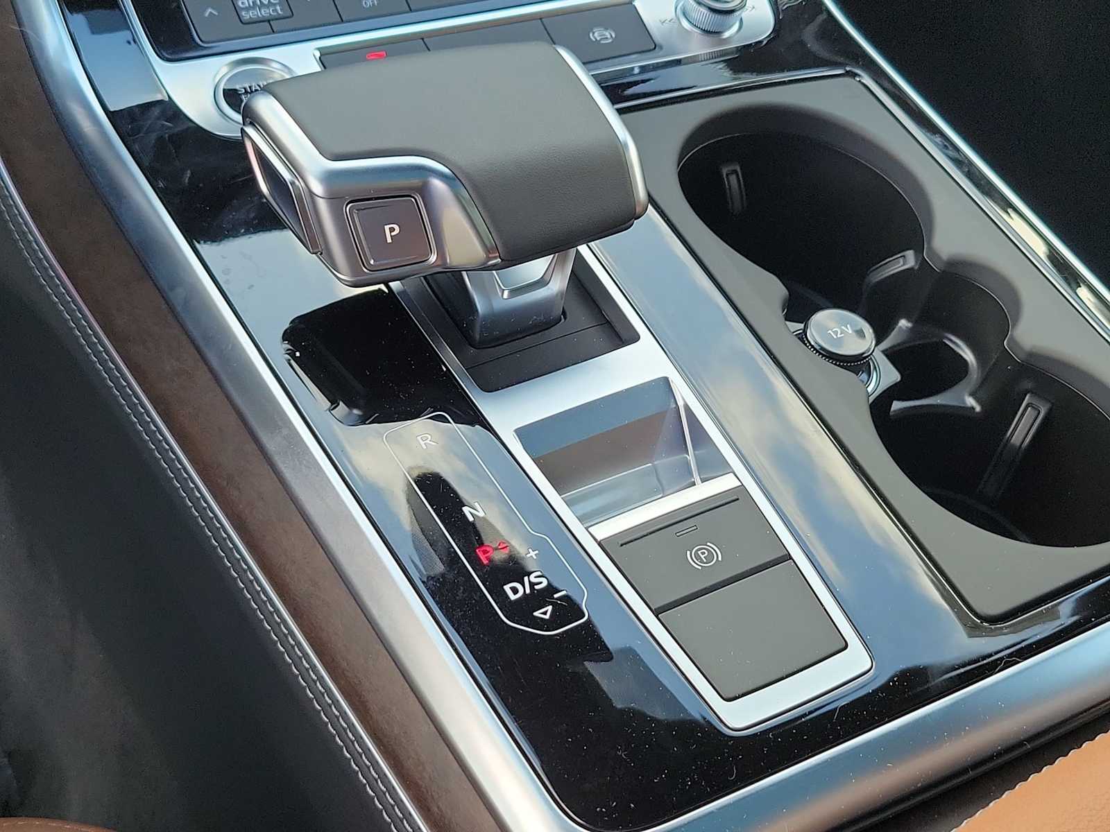 Thumbnail: 2025 Audi Q7 - 25