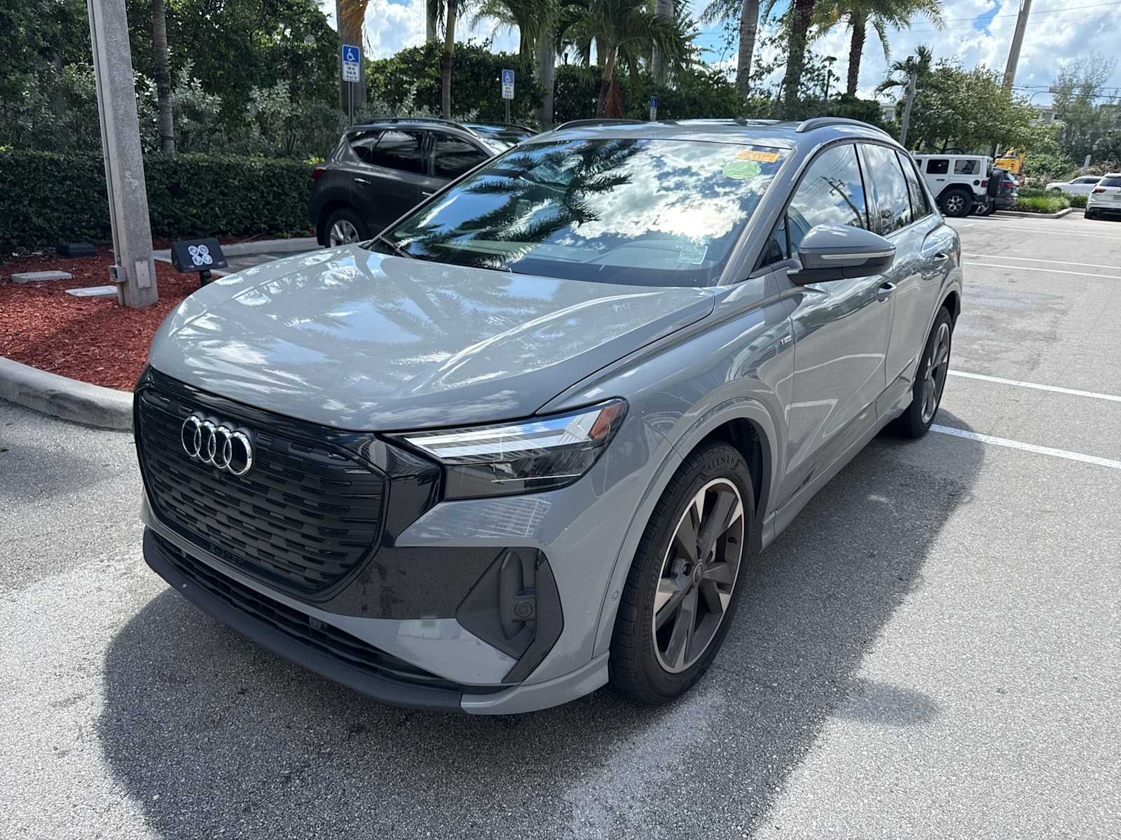 Thumbnail: 2024 Audi Q4 e-tron - 1