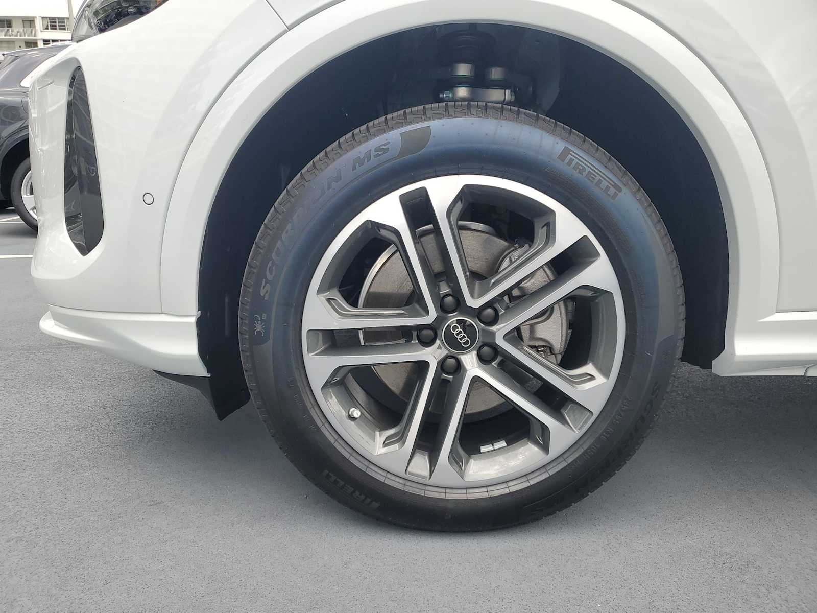 Thumbnail: 2025 Audi Q5 - 10