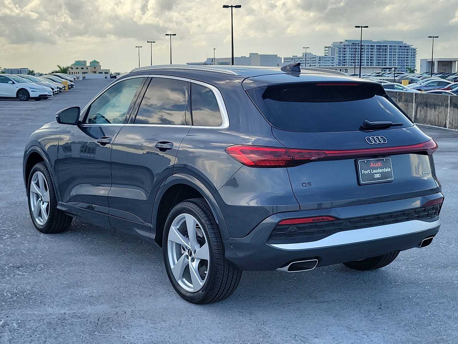 Thumbnail: 2025 Audi Q5 - 4