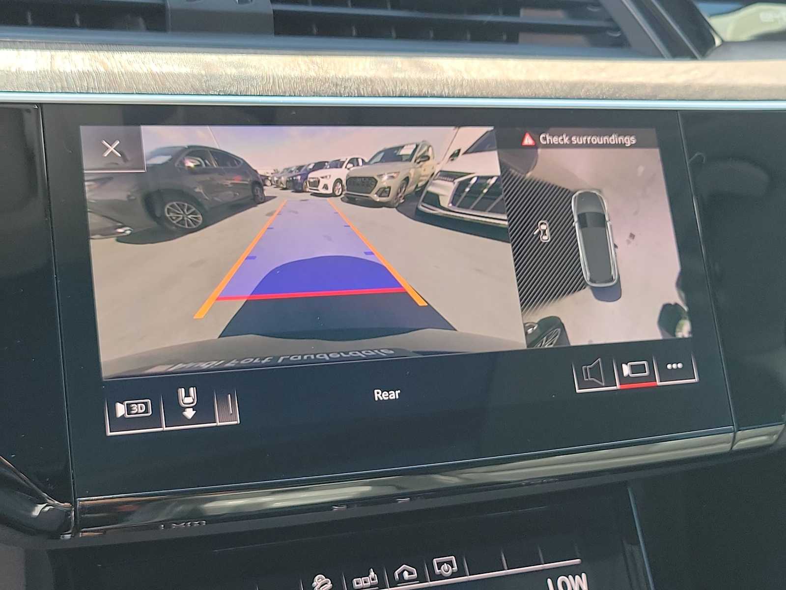 Thumbnail: 2019 Audi e-tron - 24