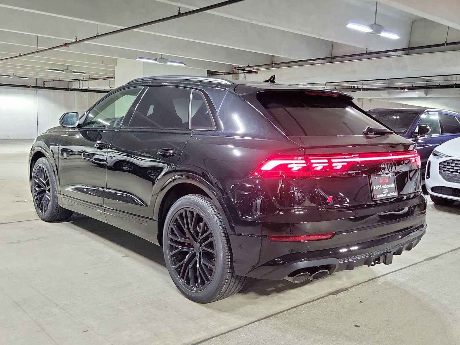Thumbnail: 2026 Audi SQ8 - 3