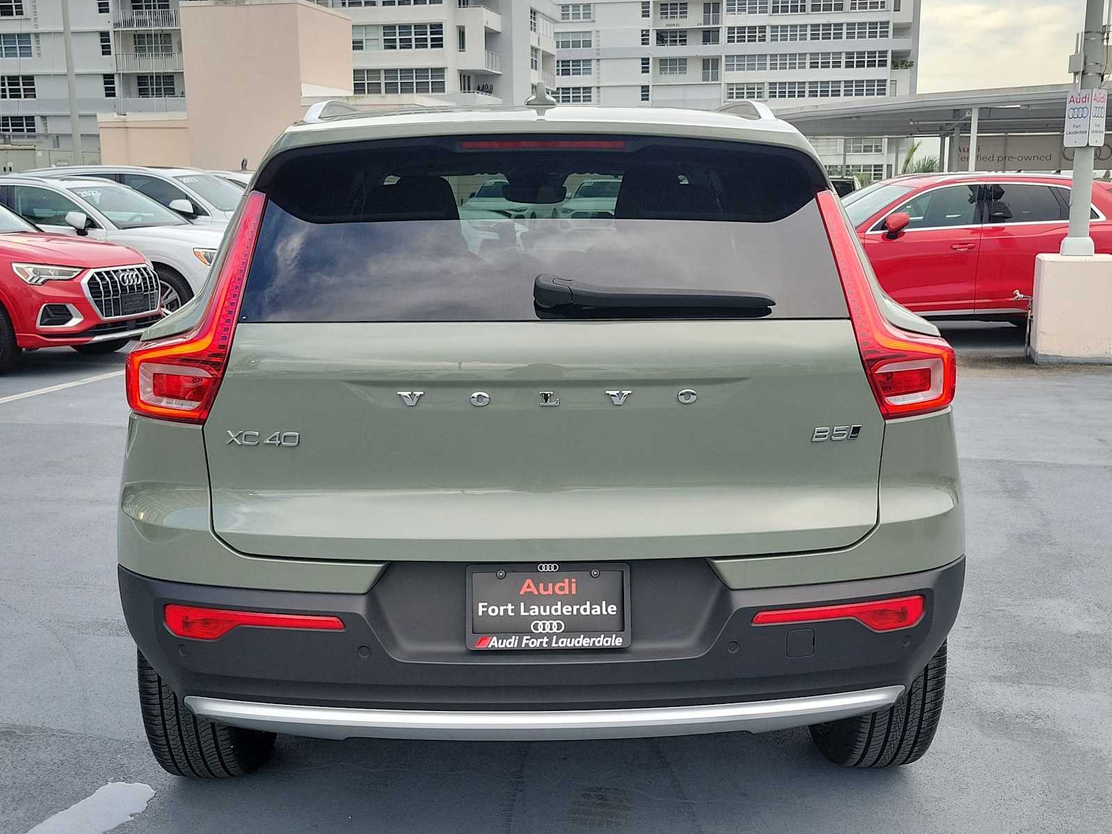 Thumbnail: 2024 Volvo XC40 - 5
