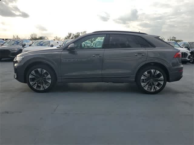 2025 Audi Q8 55 Premium Plus photo 3