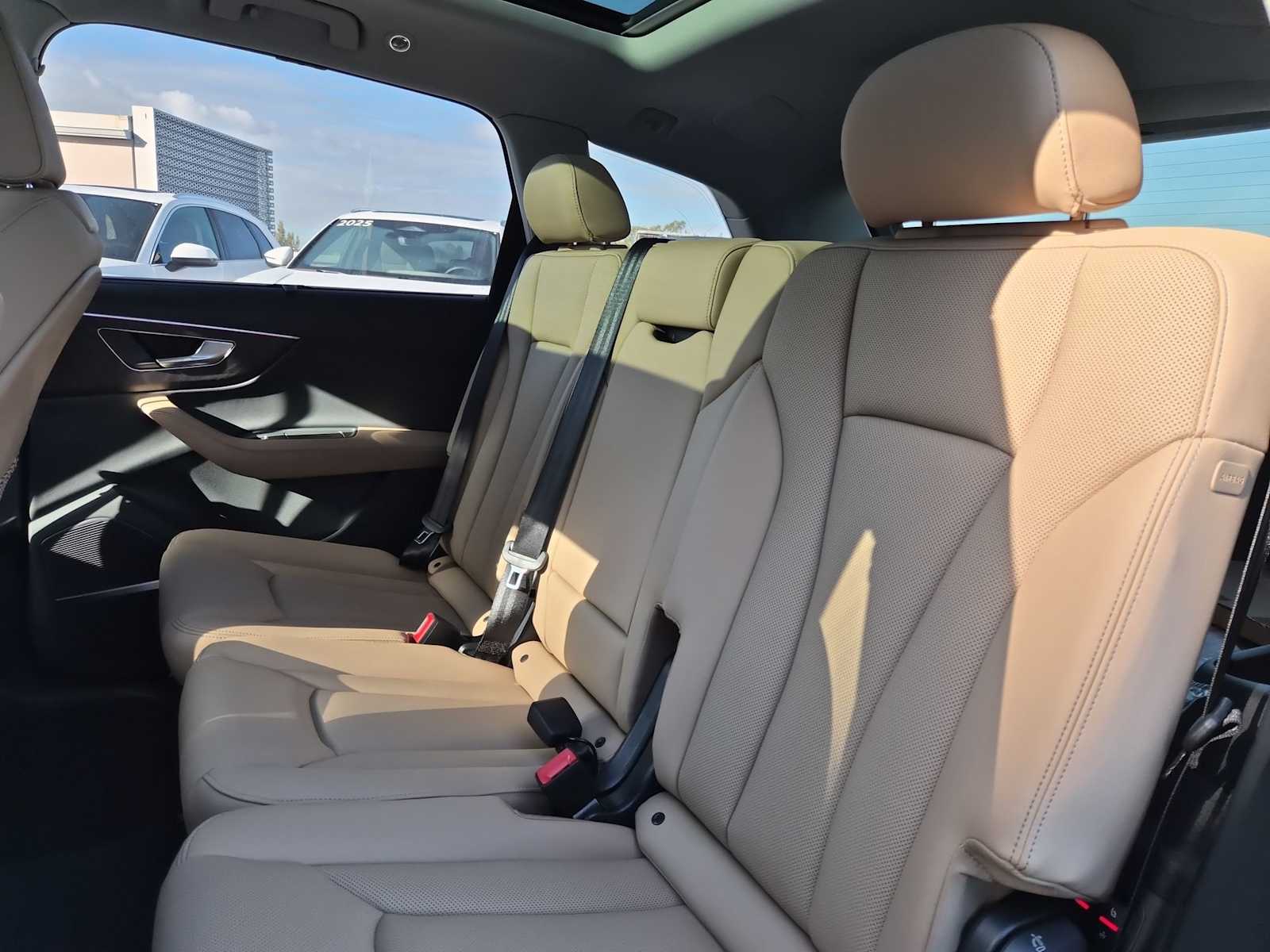 Thumbnail: 2026 Audi Q7 - 19