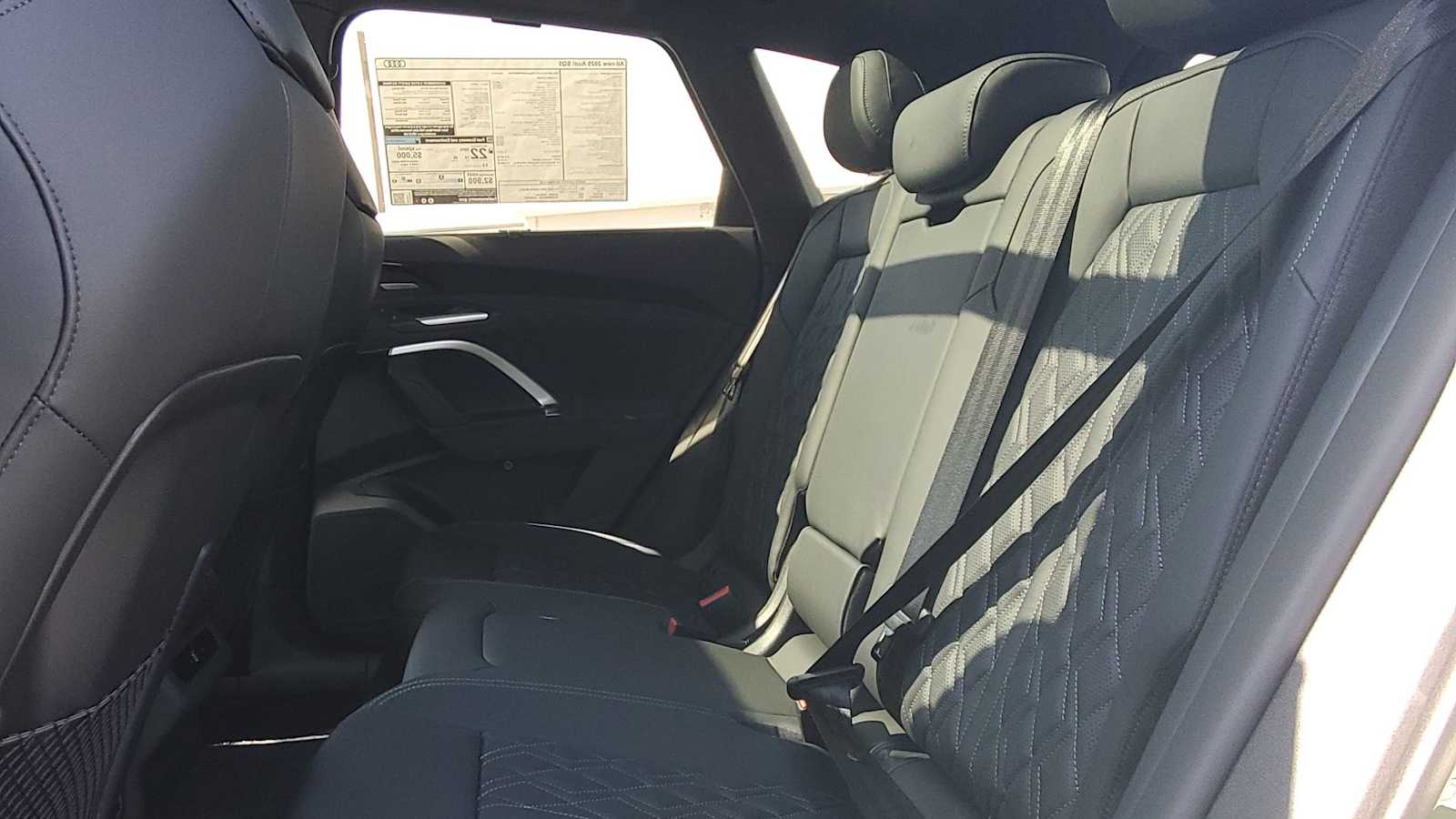 Thumbnail: 2025 Audi SQ5 - 20
