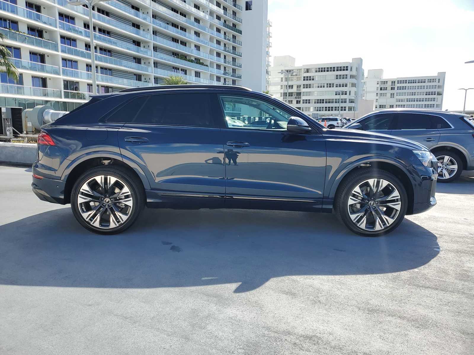 Thumbnail: 2025 Audi Q8 - 7