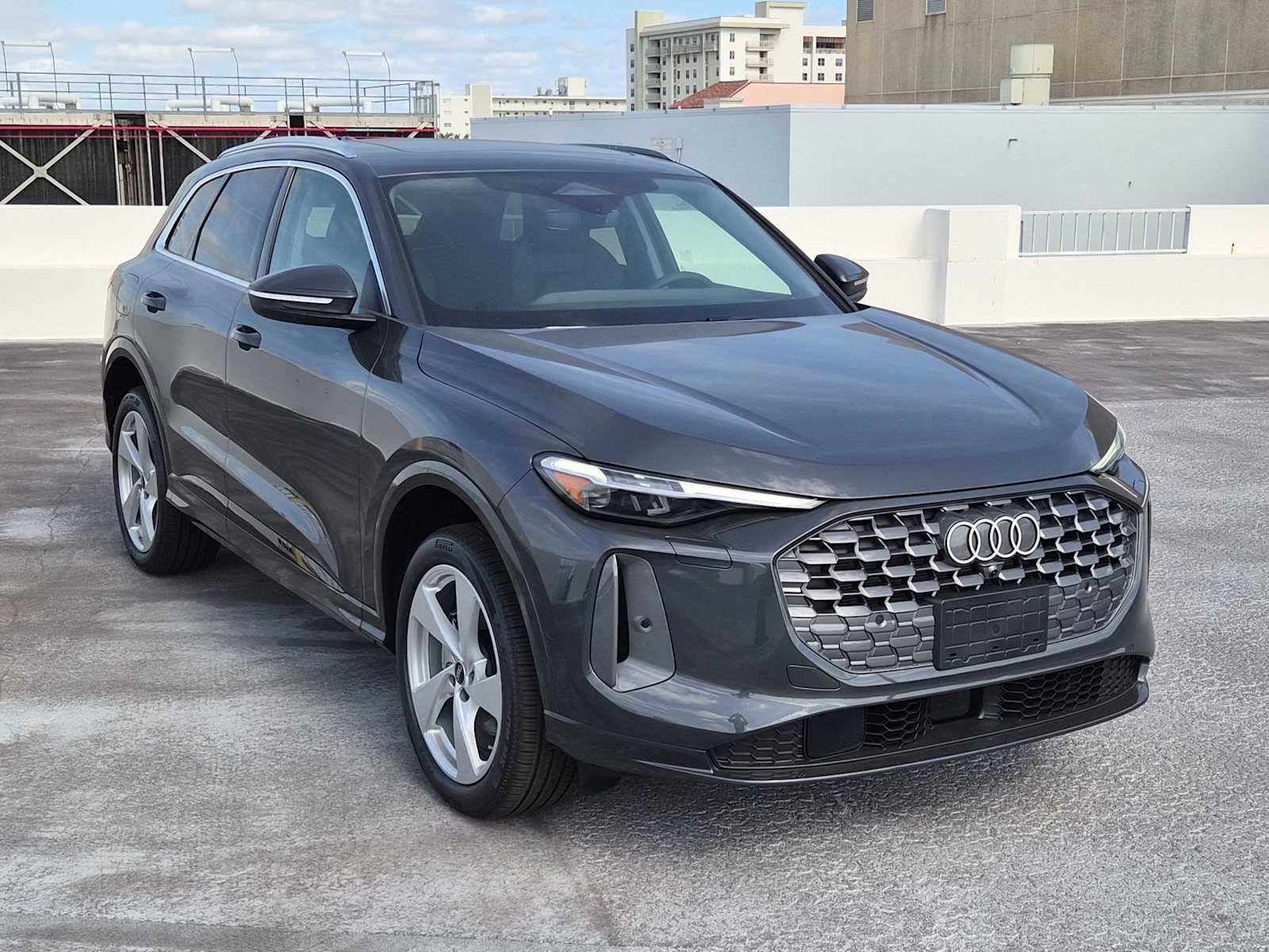 Thumbnail: 2025 Audi Q5 - 8