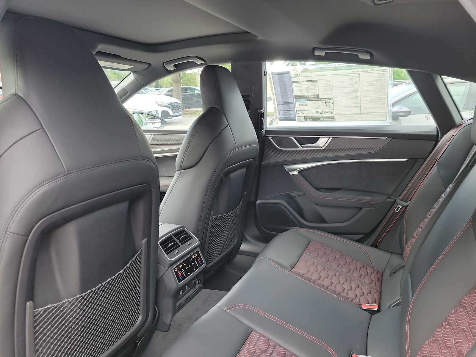 Thumbnail: 2025 Audi RS 7 - 12