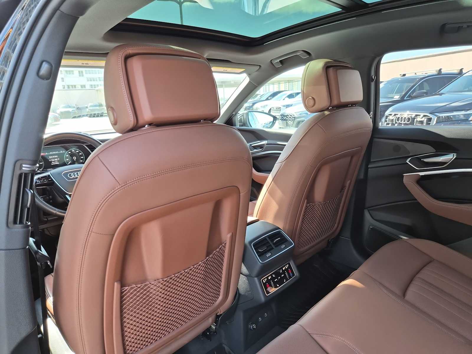 Thumbnail: 2024 Audi Q8 e-tron - 17