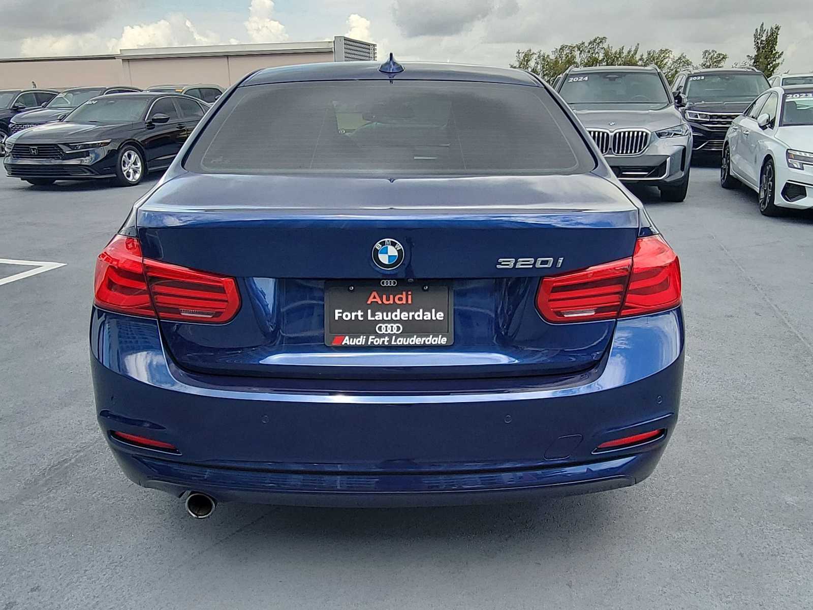 Thumbnail: 2018 BMW 3 Series - 4