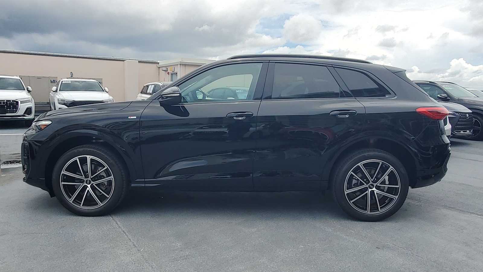 Thumbnail: 2026 Audi Q5 - 3