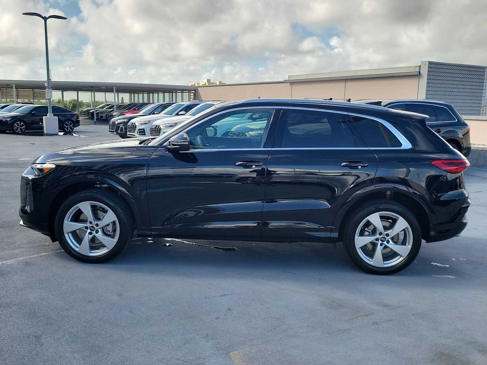 Thumbnail: 2025 Audi Q5 - 3