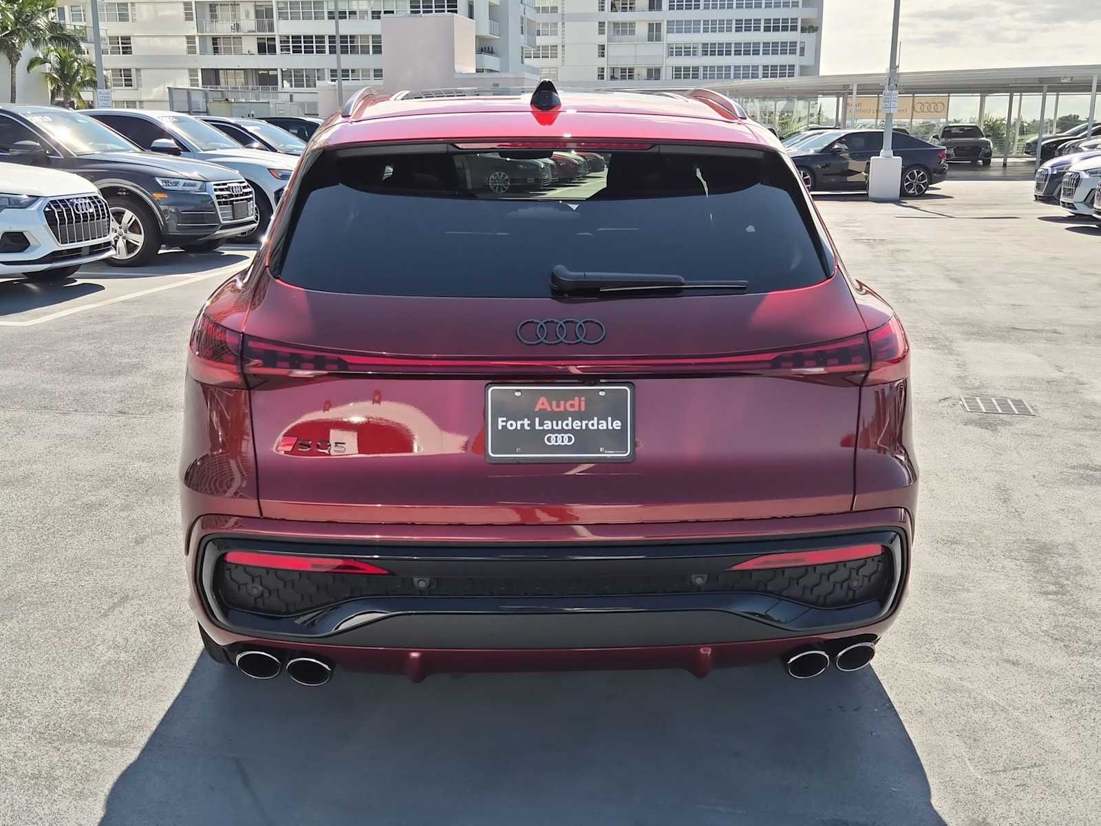 Thumbnail: 2025 Audi SQ5 - 5