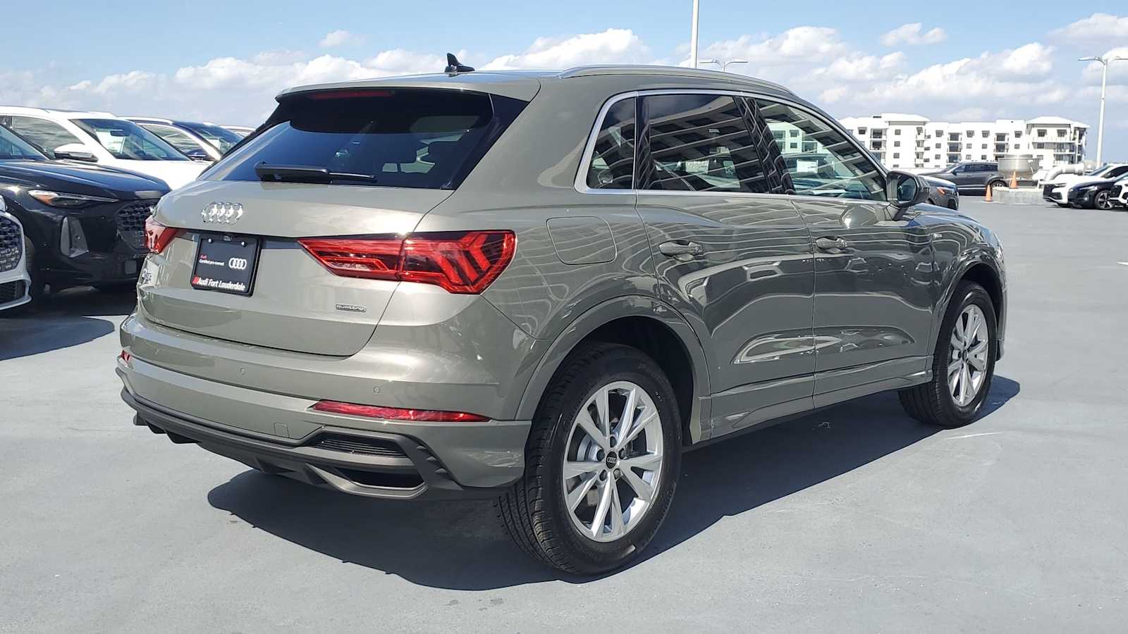 Thumbnail: 2025 Audi Q3 - 6