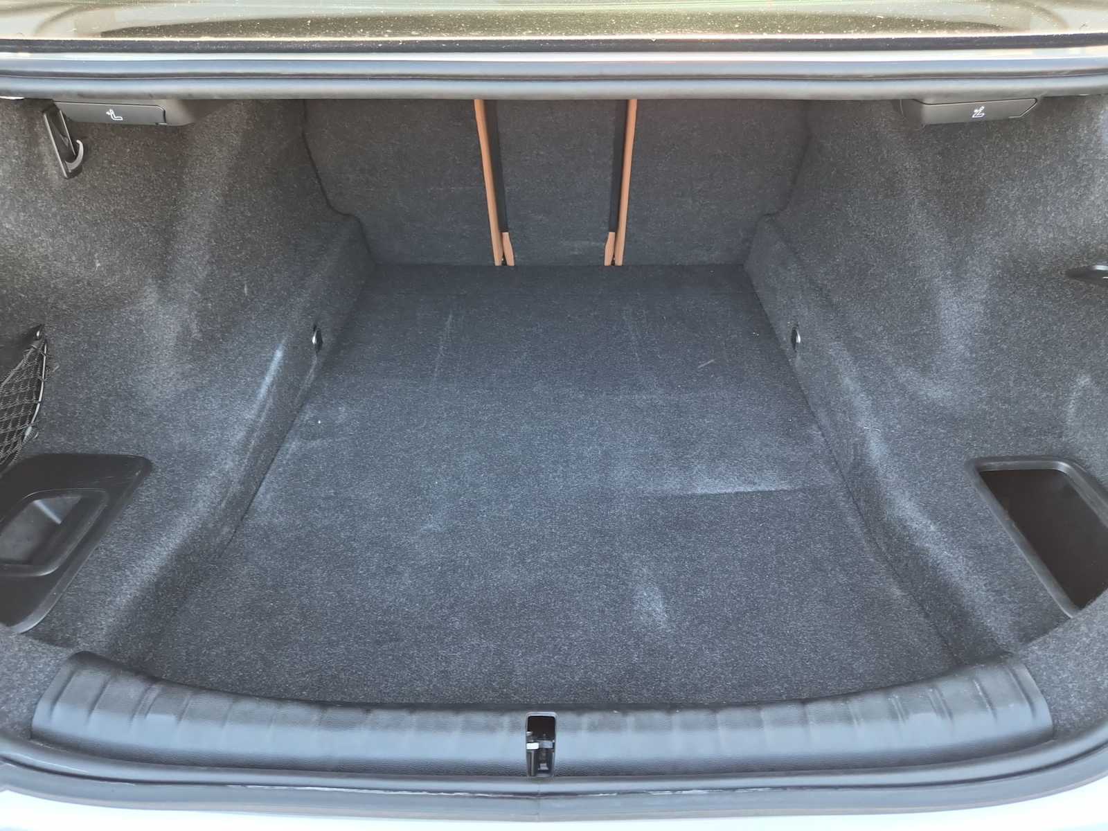 Thumbnail: 2023 BMW 5 Series - 26