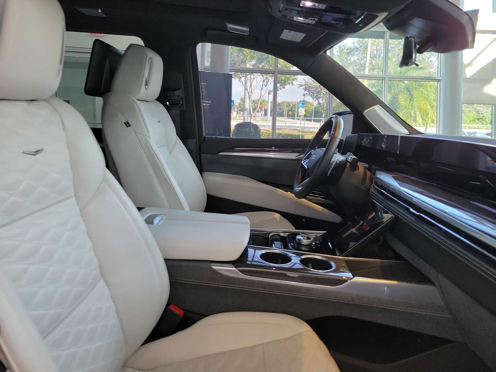 Thumbnail: 2025 Cadillac Escalade - 14