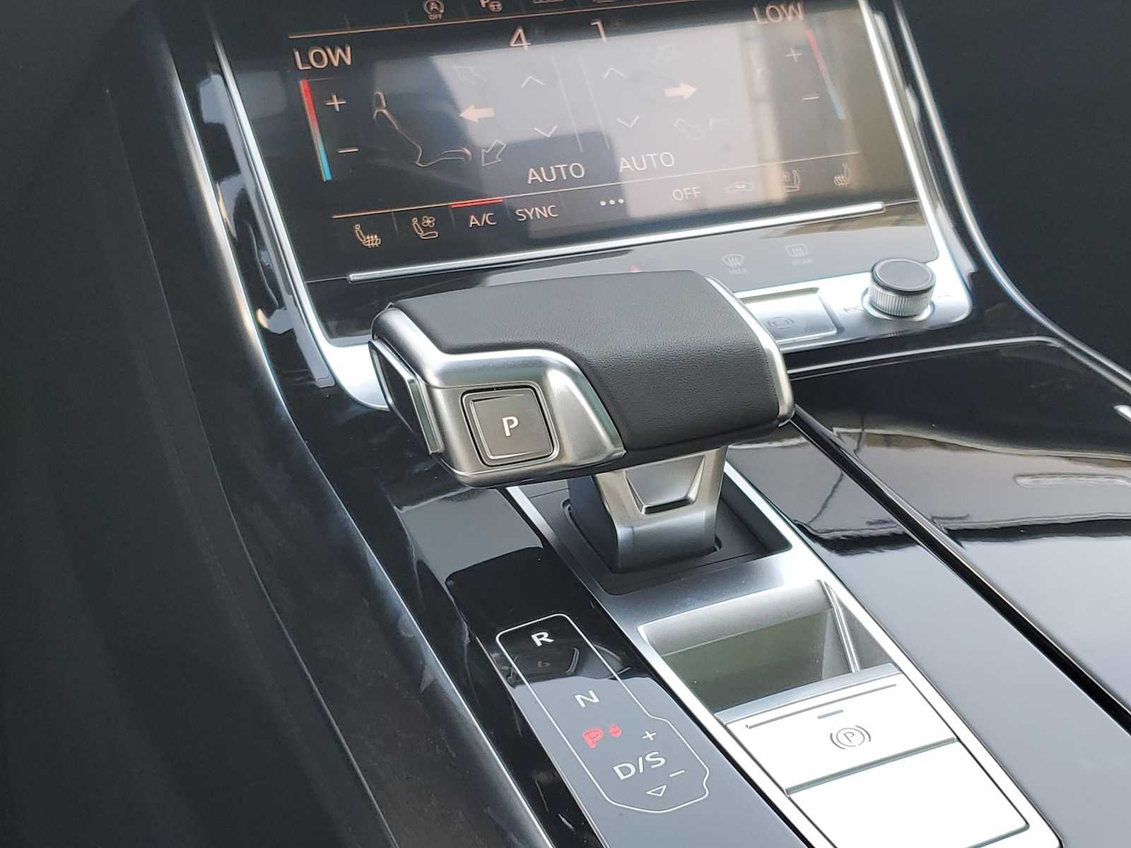 2025 Audi A8 L 22