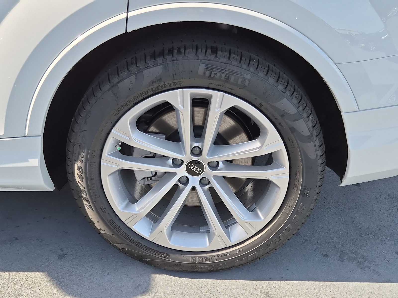 Thumbnail: 2026 Audi Q7 - 12