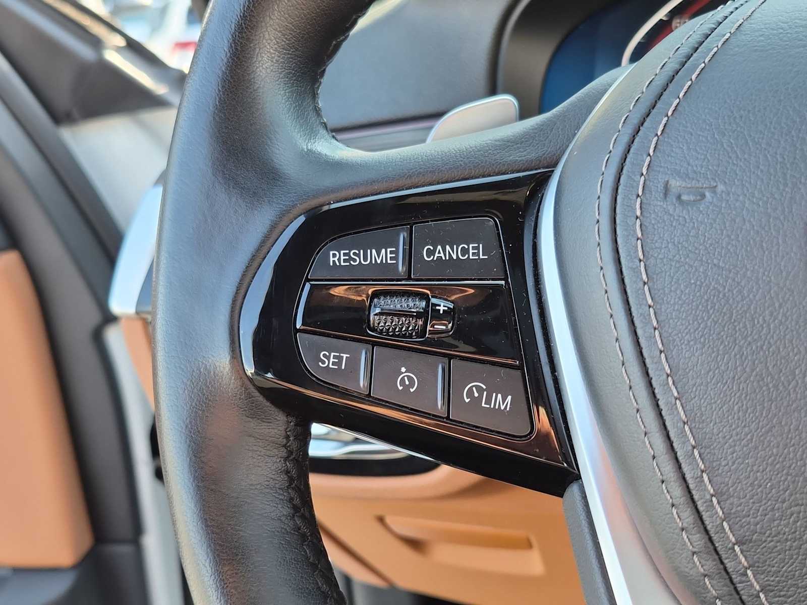 Thumbnail: 2023 BMW 5 Series - 21