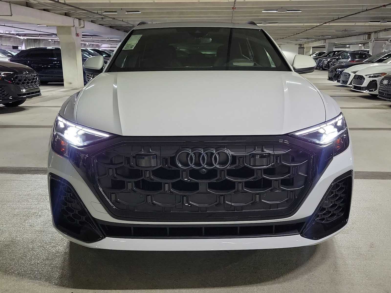 Thumbnail: 2026 Audi Q8 - 7