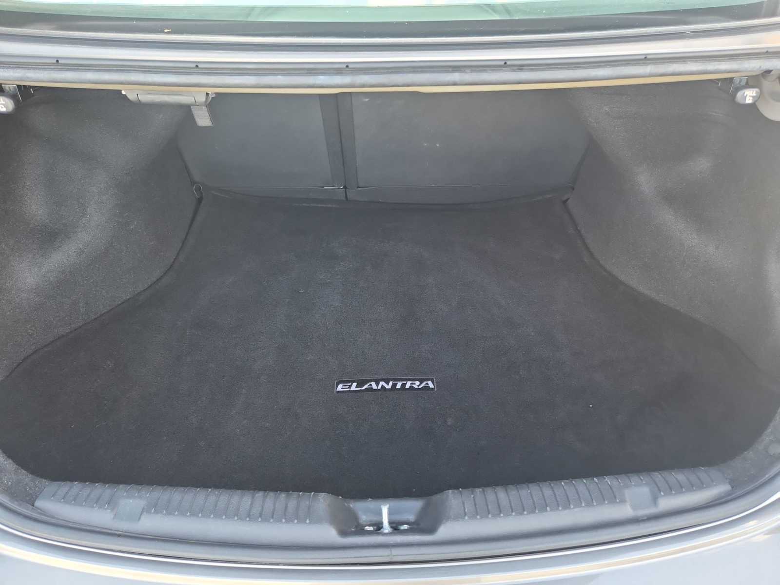 Thumbnail: 2016 Hyundai Elantra - 25