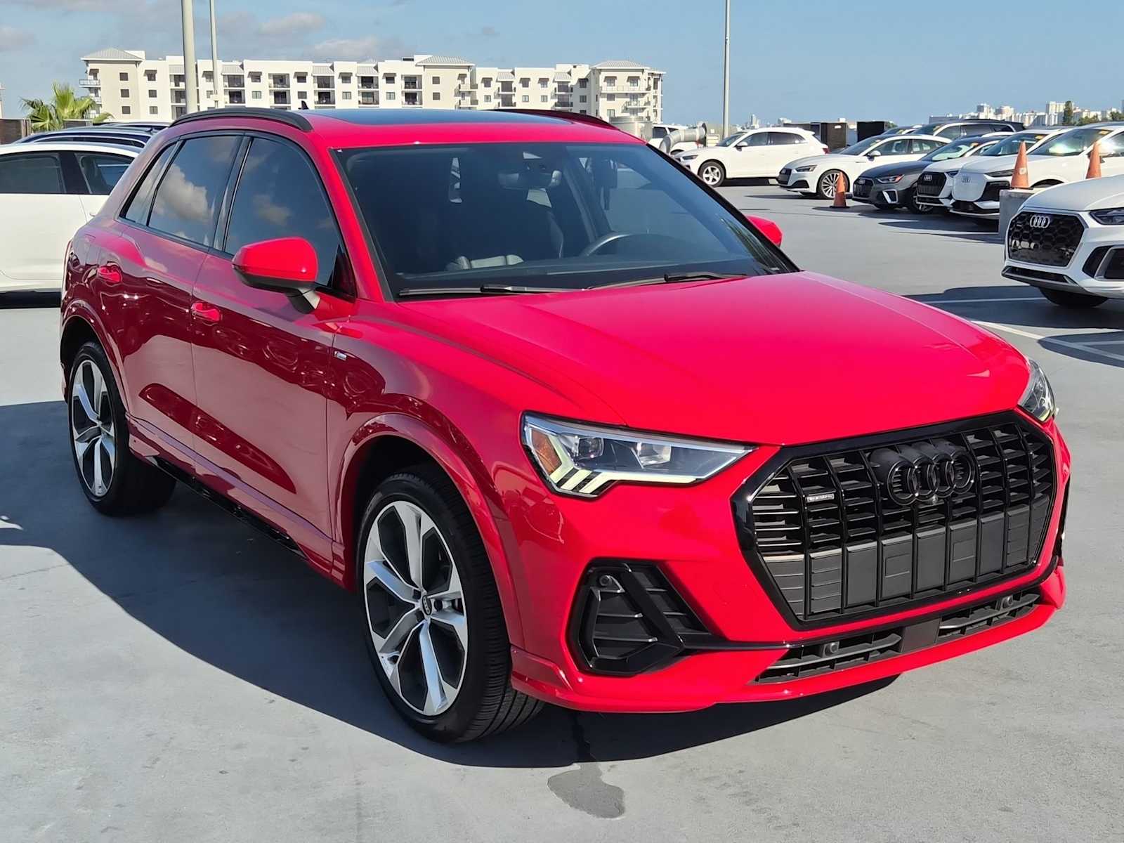 Thumbnail: 2022 Audi Q3 - 8