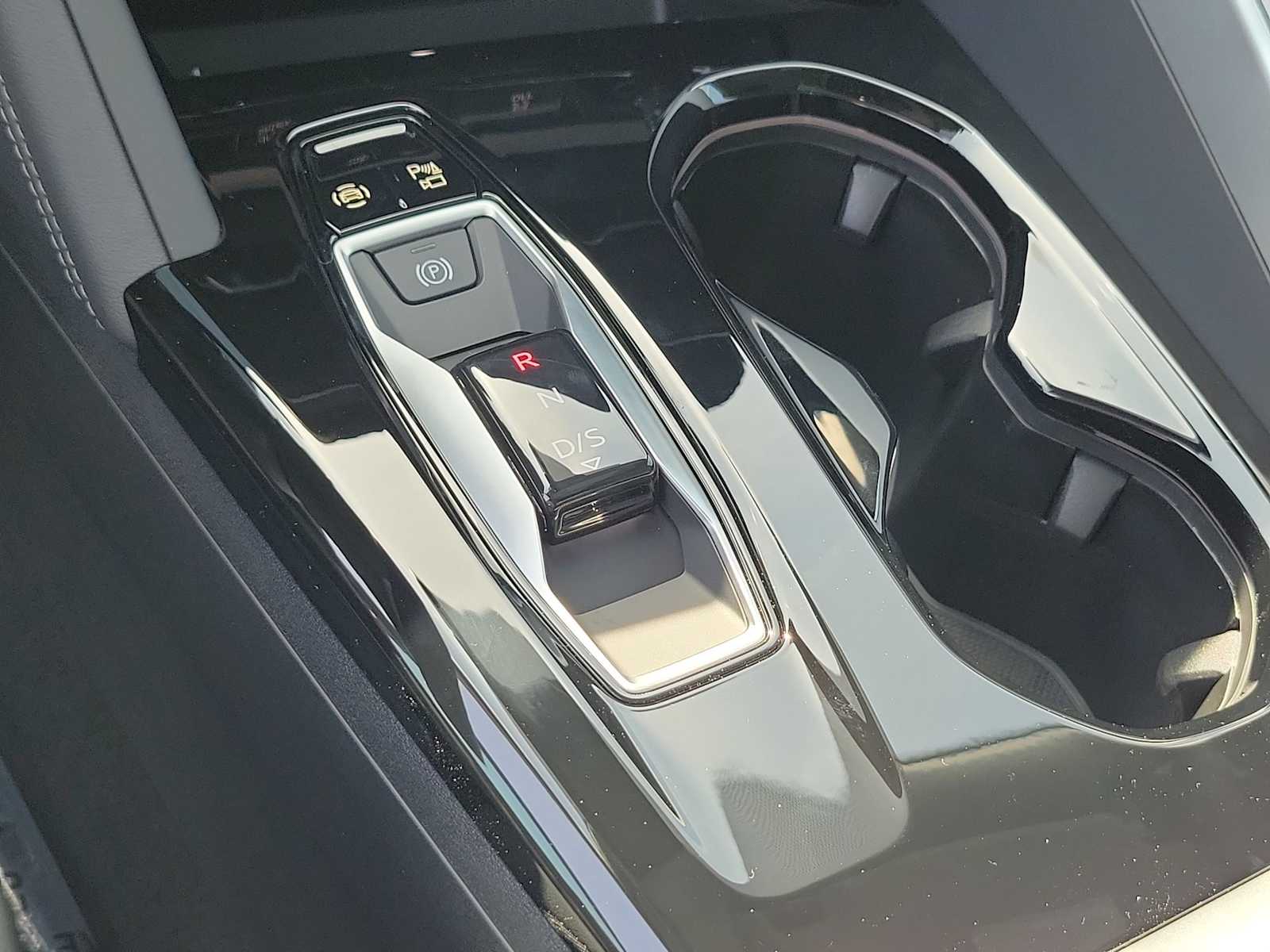 Thumbnail: 2025 Audi Q5 - 25