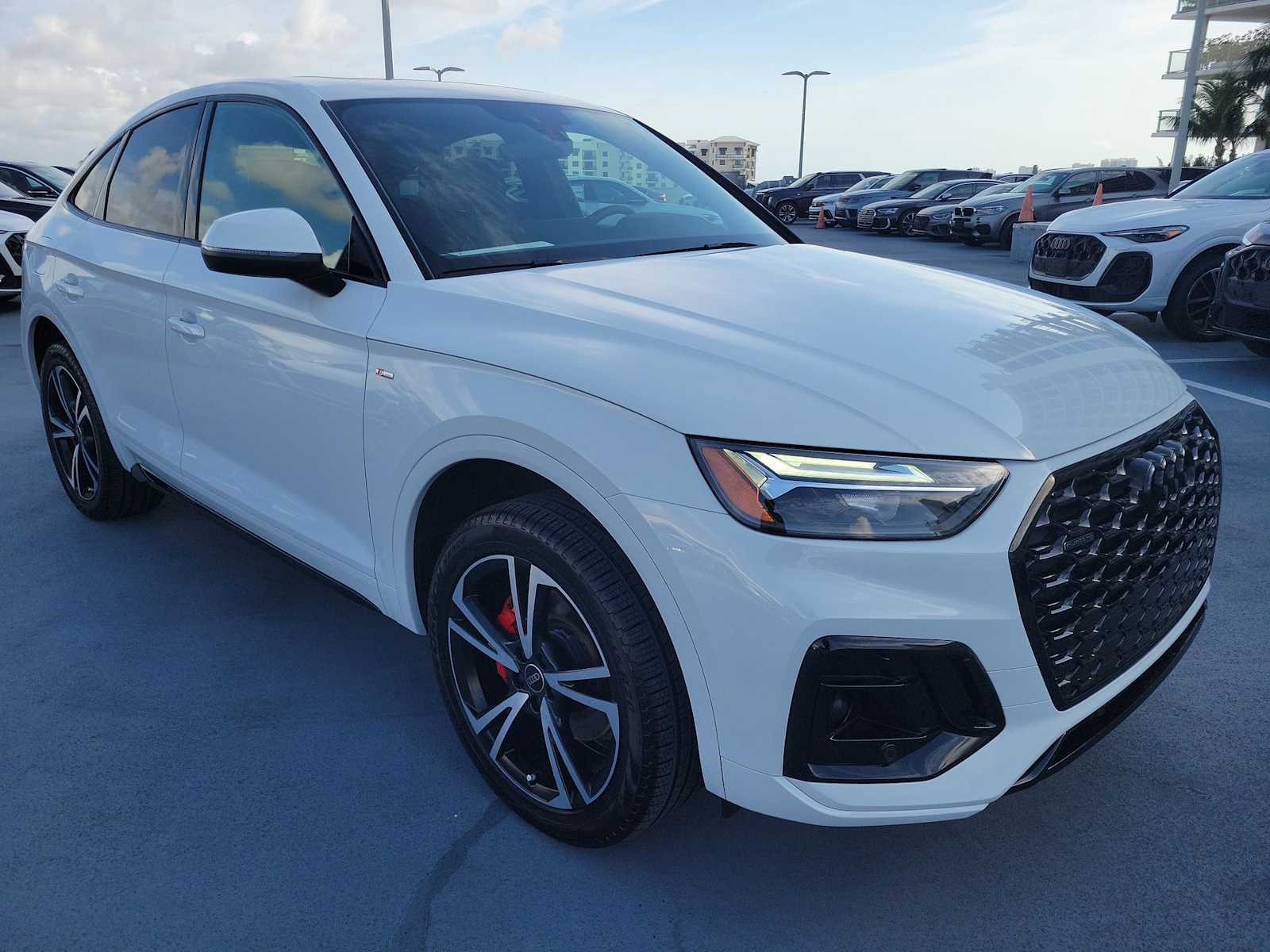 Thumbnail: 2025 Audi Q5 - 8