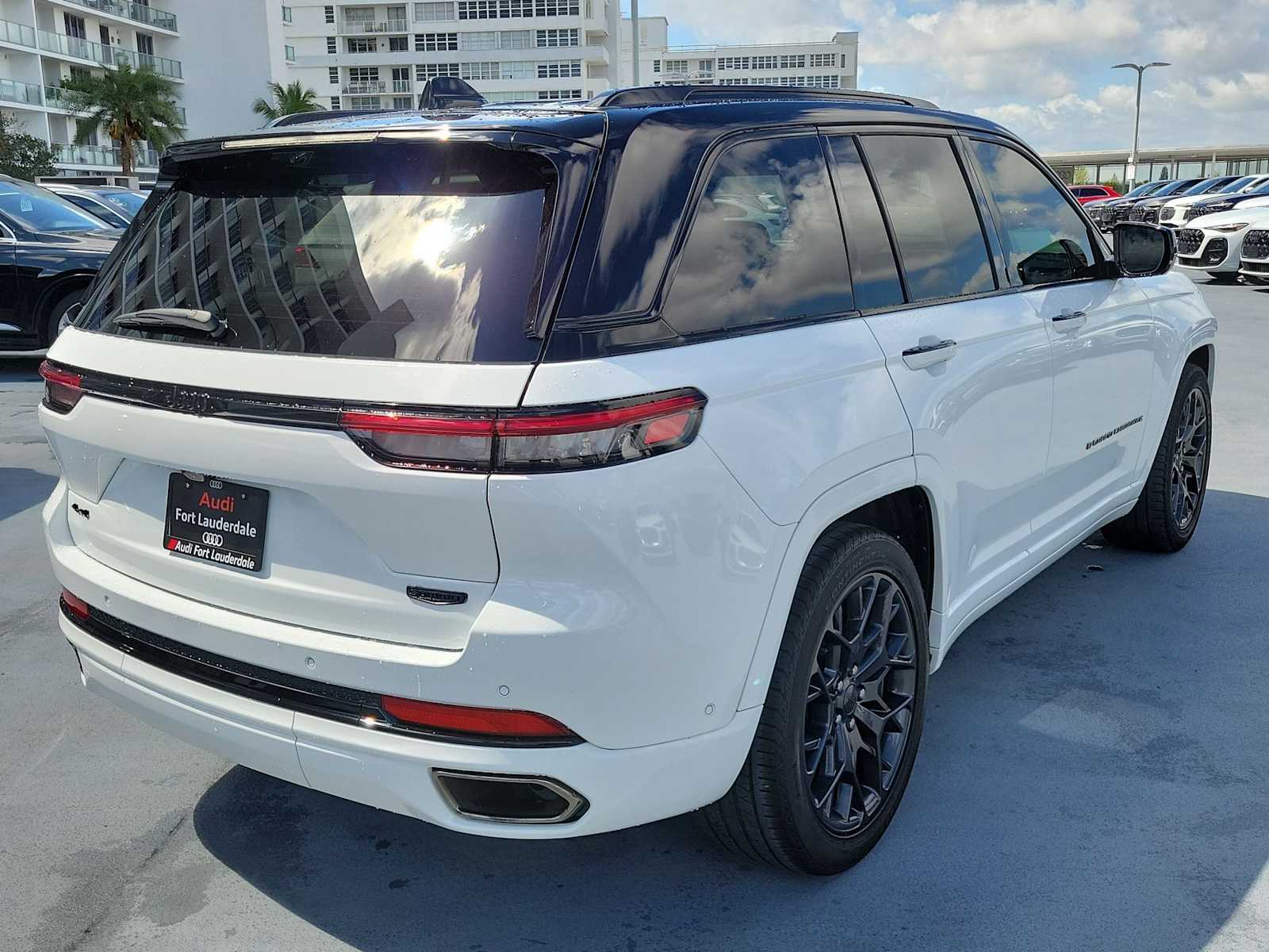 Thumbnail: 2024 Jeep Grand Cherokee - 6
