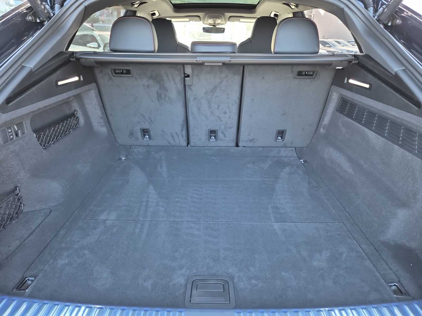 Thumbnail: 2026 Audi Q8 - 27