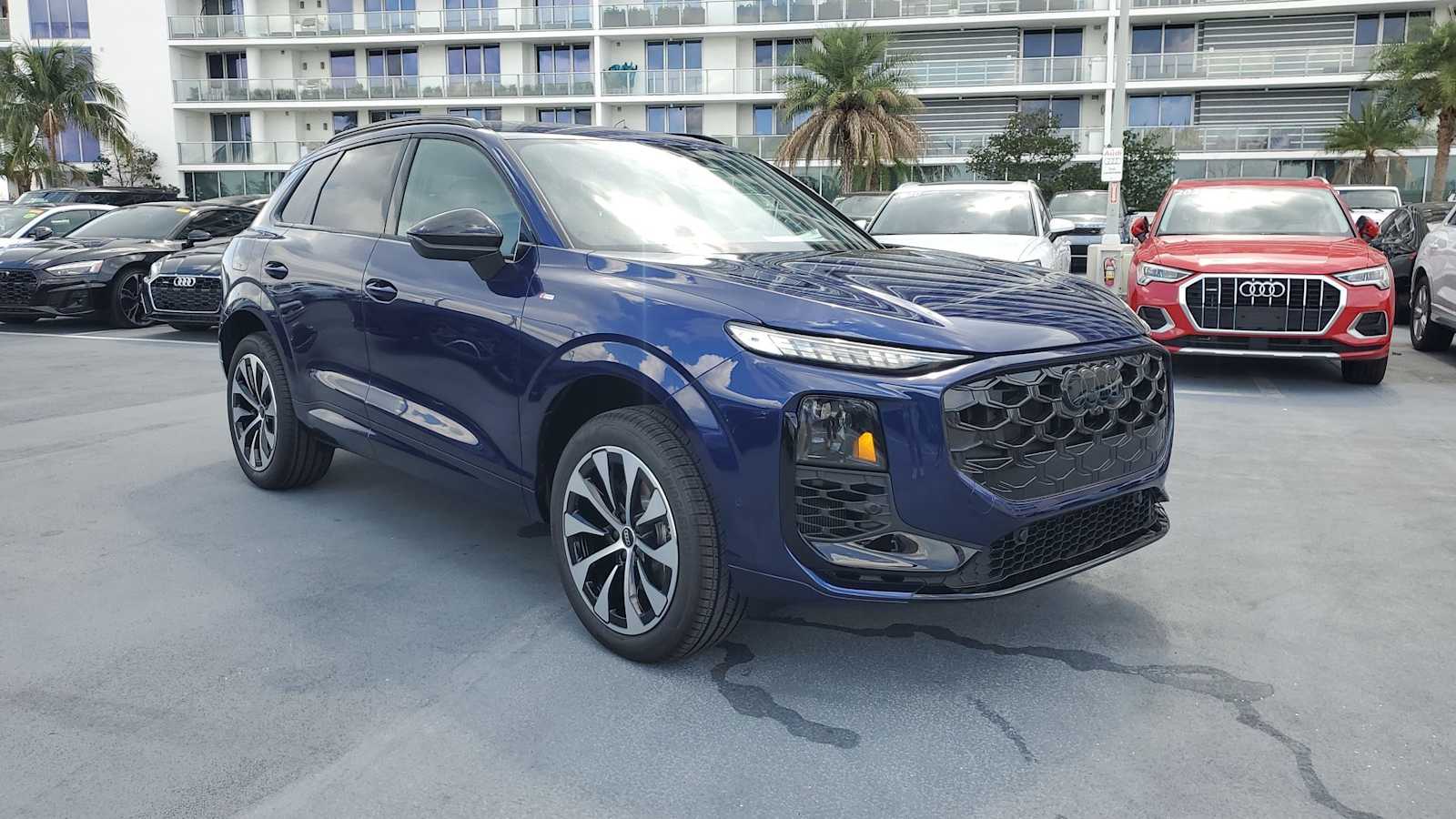 Thumbnail: 2026 Audi Q3 - 14