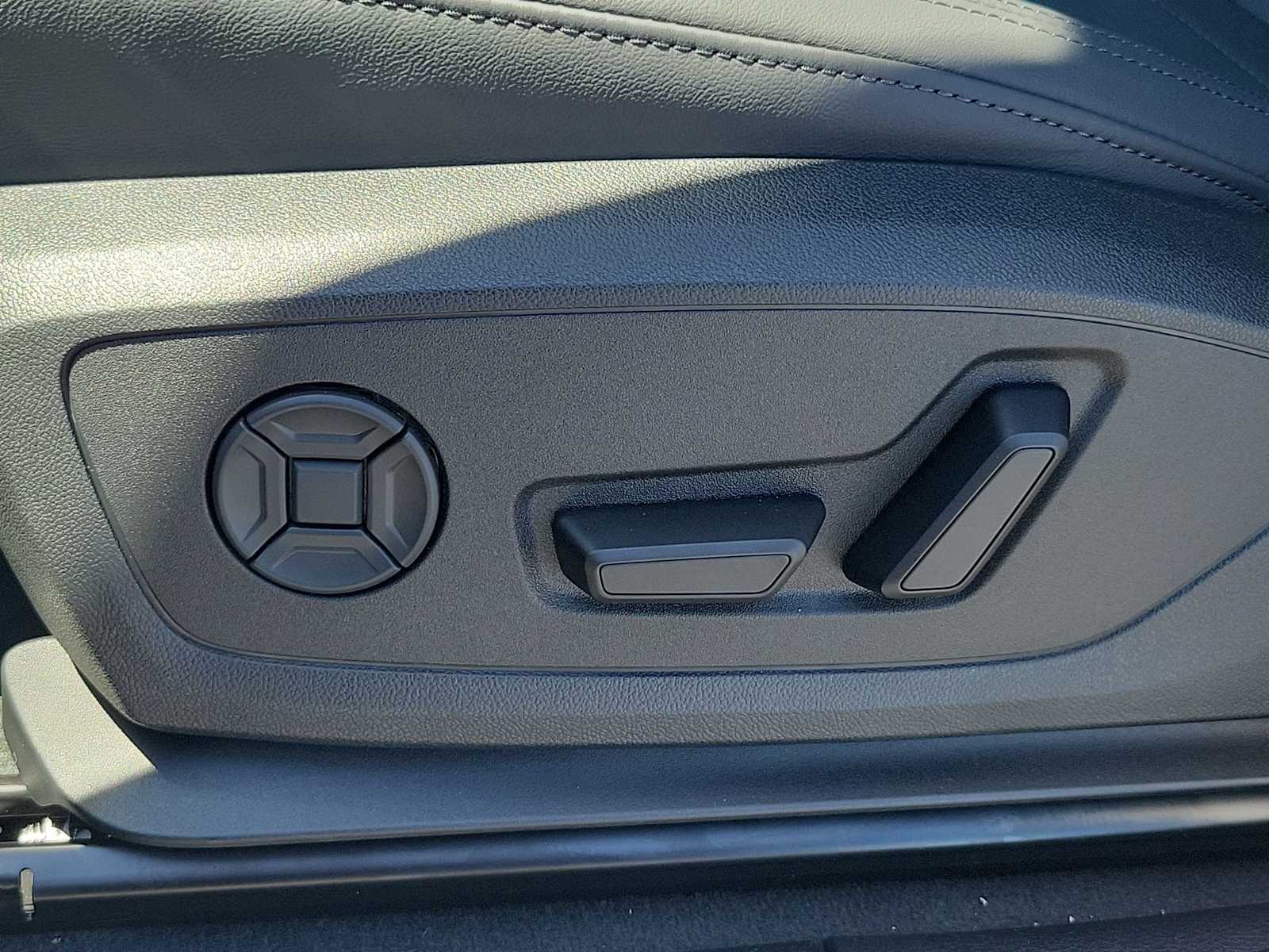 Thumbnail: 2025 Audi Q3 - 16