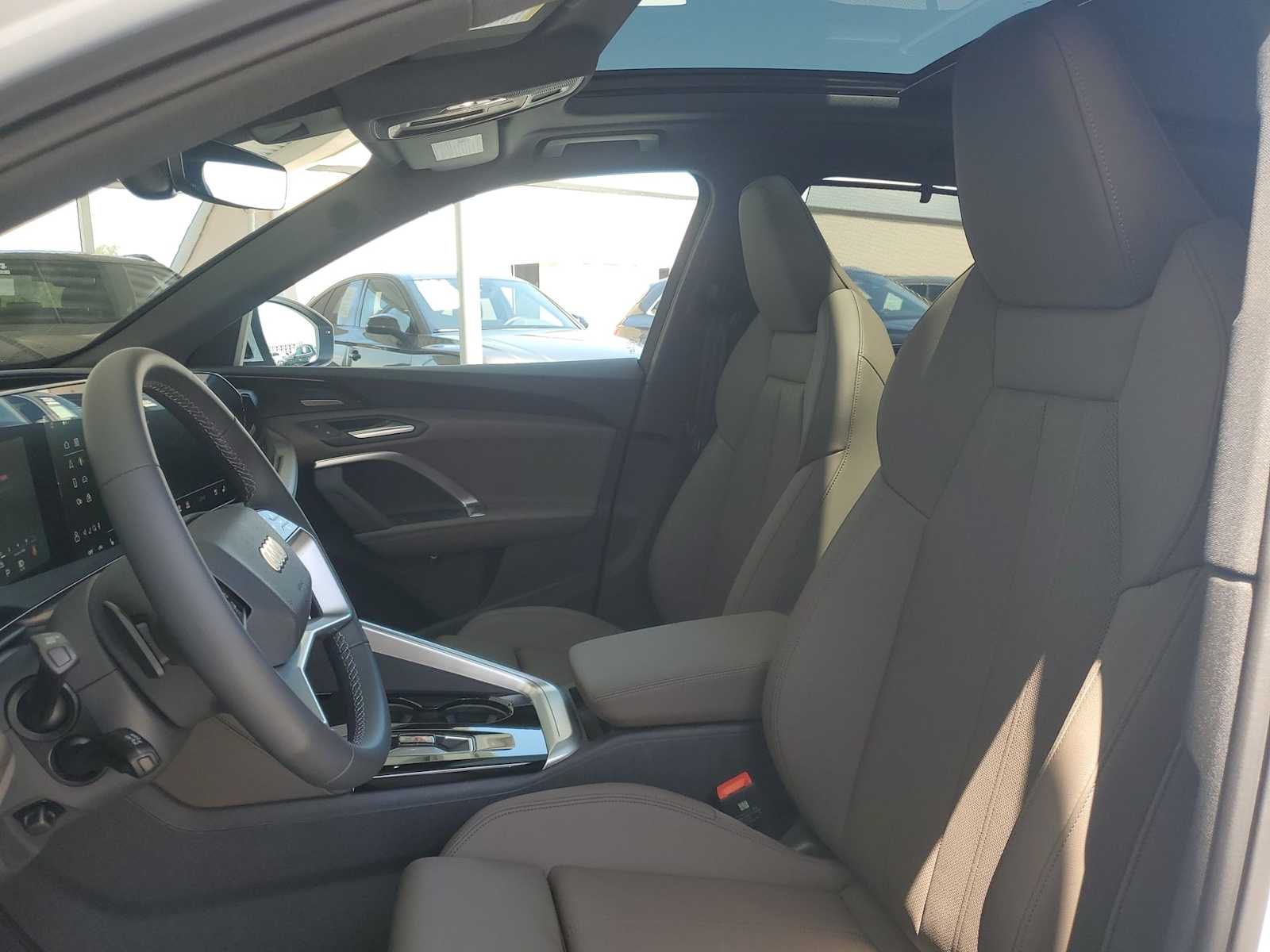 Thumbnail: 2025 Audi Q5 - 12