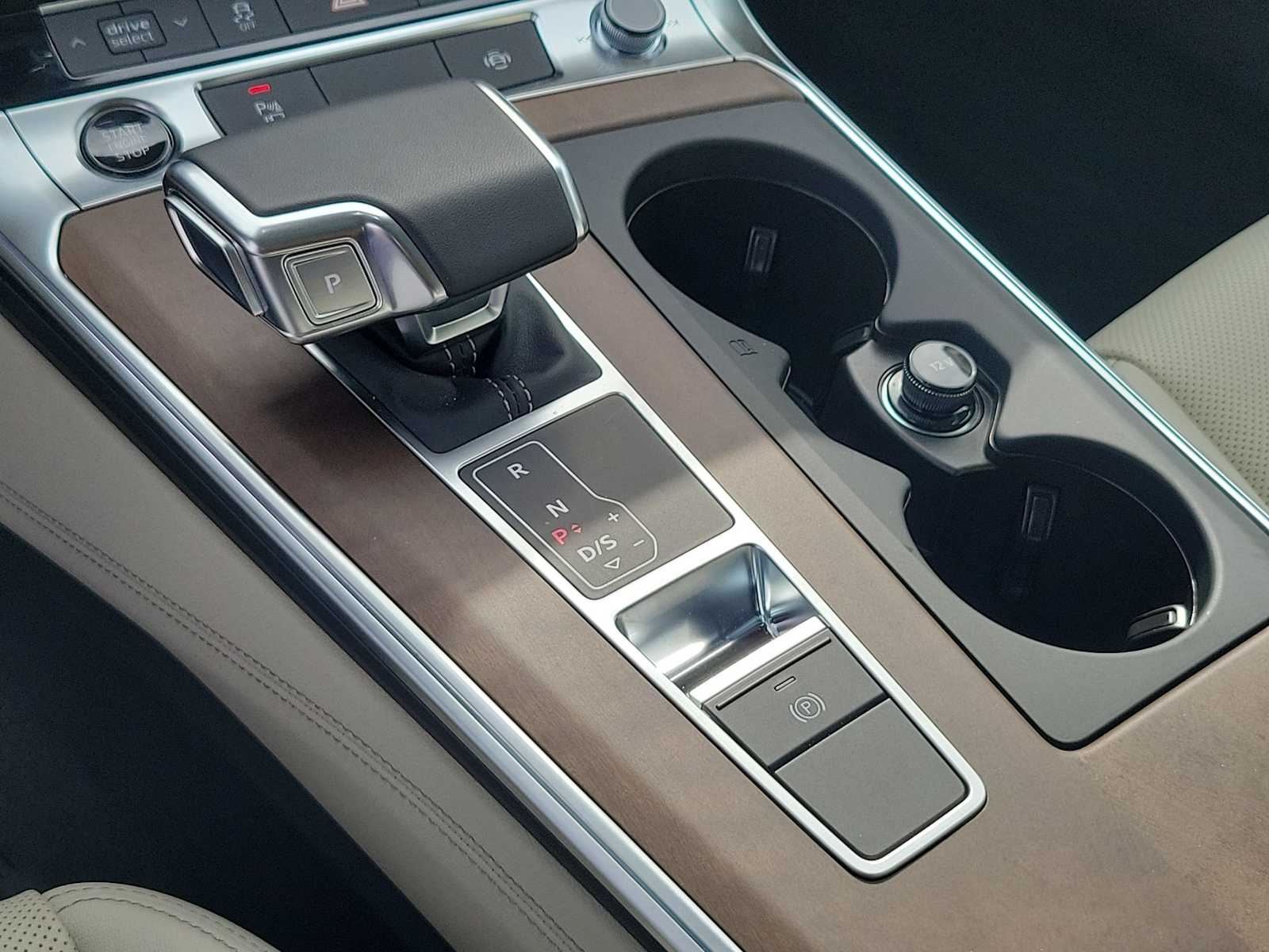 Thumbnail: 2025 Audi A6 - 25