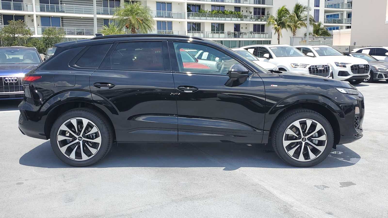 Thumbnail: 2026 Audi Q3 - 7