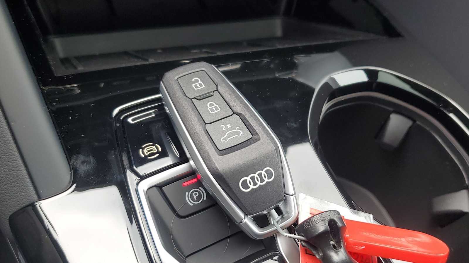 Thumbnail: 2026 Audi Q5 - 36