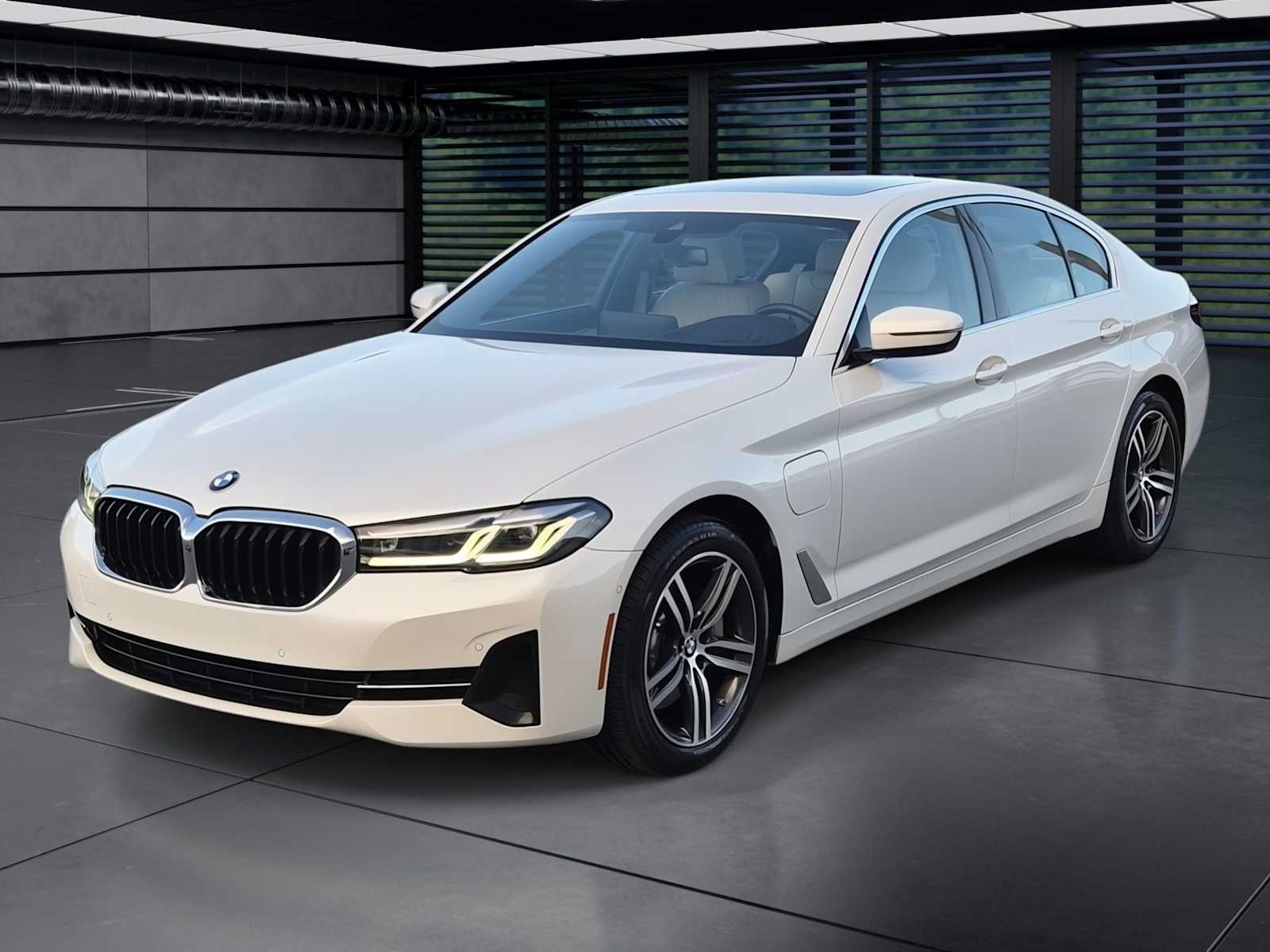 Thumbnail: 2021 BMW 5 Series - 1