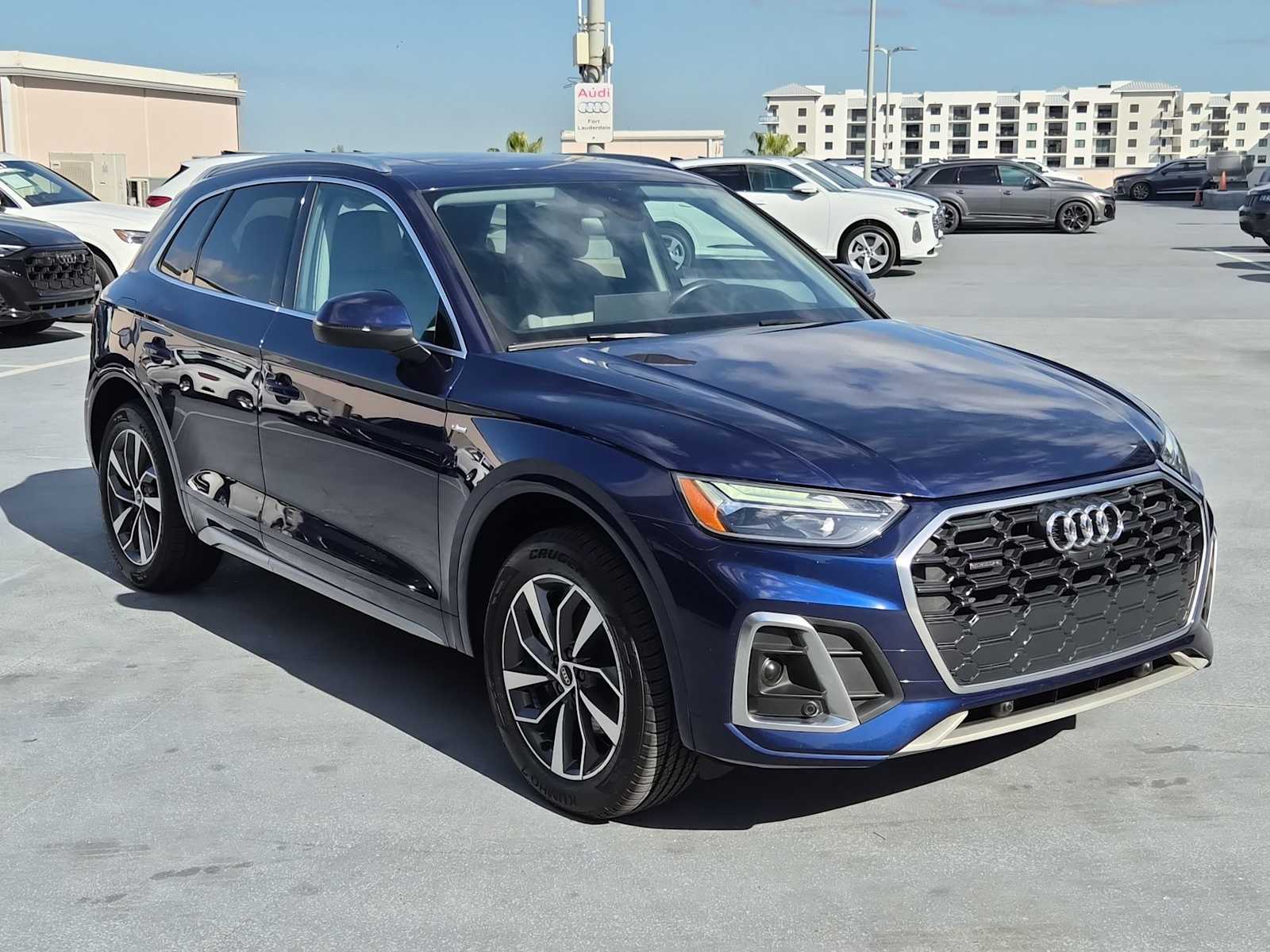 Thumbnail: 2022 Audi Q5 - 8
