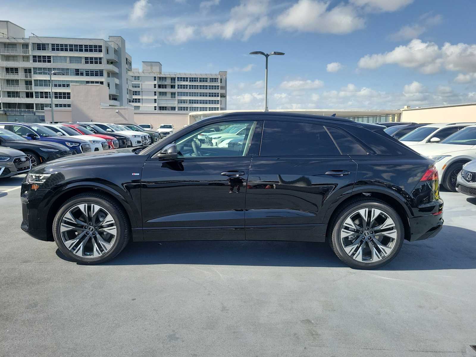 Thumbnail: 2026 Audi Q8 - 3